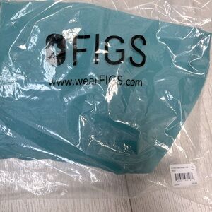FIGS chisec top medical XL